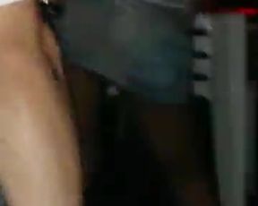 modelo sem calcinha na balada