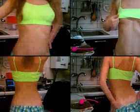 Flower_girl1 getting right to it in cam recording 2017-04-19 012859