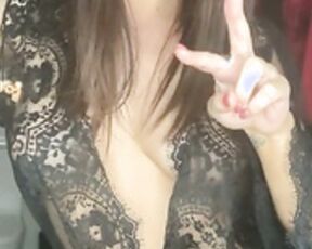 Kiara Edwards changing 2