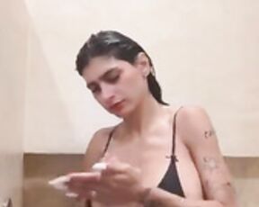 Mia Khalifa NUDE Shower PPV Armpit shaving show!