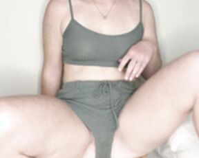 d_peachyyy / Ms_P3ACH / Dee Jacobs - vibrator and dildo