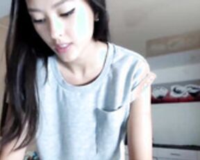 Asian Beauty V naked on cam