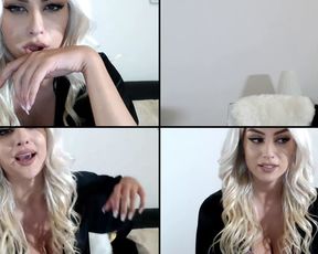 Kissofacobra has nice fresh shave pussy just waiting to squirt for you in free cam recording 2017-10-17_003638