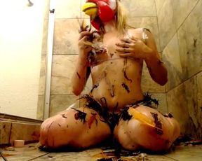 Kittennischeeky chiken fetish in cam recording 2016 May 25 061641