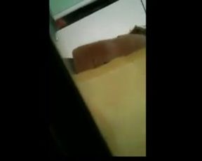 Espiando a mi Hermanita Menor