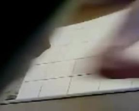 Depilada en la Ducha