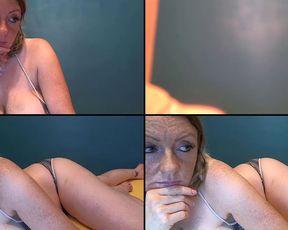 NADINNNE close-up of her ass in free cam recording 2017-10-18_010222