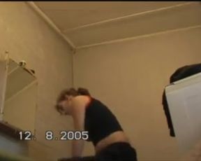 Espiando a la hermana menor en la ducha