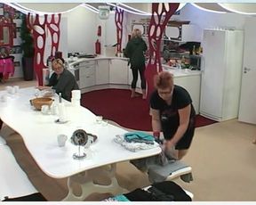 Johanna and Leina shower - big brother Finland