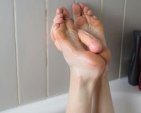 SexyLucy69 - oily footjob - Premium