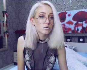 Pretty_skye  topless
