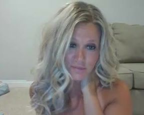 Horniesthousewife huge squirt in cam recording 2016 June 09 091956