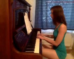 Abigaile Johnson-MYFREECAMS-04-OCT-2014