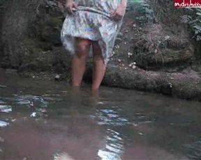 Analbabsi - Playing in the water
