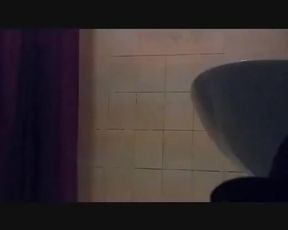 Espiando a la Hermosa Prima En la Ducha