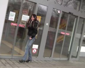Aische Pervers Schnappchenfick Am Supermarkt in private premium video