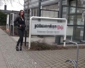 Aische Pervers Hartz4 Bitch Am Jobcenter Gefickt Mit Aische Pervers in private premium video