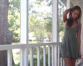 ella_XO outside