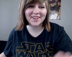 Vronnidarko sucking her own big tits