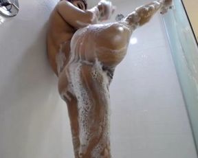 VanessaW Shower