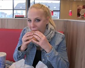Fast Food Quickie - PUBLIC im Burger Laden private premium video