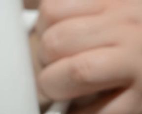 destinydiaz-jingle-bells-nail-tapping-2018-04-15_QvXc6W