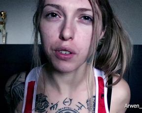 Arwen Datnoid - staring contest with me