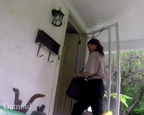 Arwen Datnoid - masseuse hides camera during session