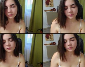 AmnaSophie rubbed then all over her pussy in free cam recording 2018-09-15_170036