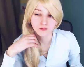 Olivia_cook tease