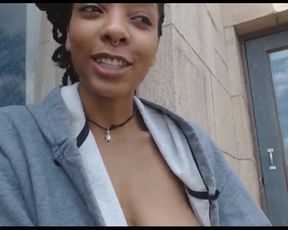 franiiy_ takes a shower