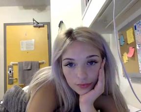 so sexy blonde dorm room masturbation
