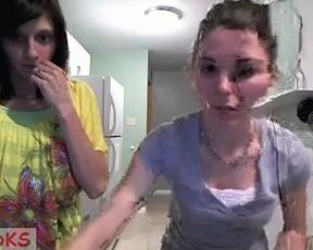 Cat fight le_lea
