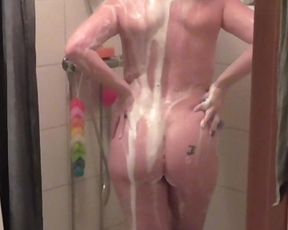 HIDDEN CAM CAUGHT MILF MASTURBATION IN SHOWER