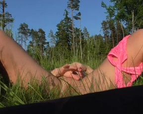 SQUIRTING MILF OUTDOR HIDDEN CAM CAUGHT GIRL MASTURBATE AMATEUR ORGASM