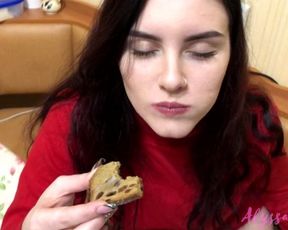 Alyssa Quinn Loves Indian CumCake and Eats up all Cum with Happiness