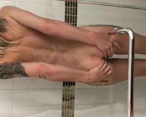 DAKOTA SKYE PISS PISSING ON HERSELF DRINKING IT