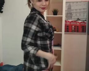 Aishvariya ukrainian bitch masturbating pussy to orgasm