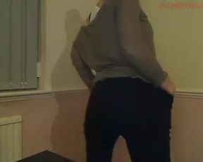 sarah matty showing some ass