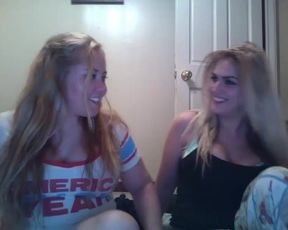2 girls