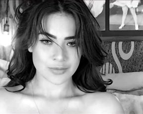 LJ - A Tease Before Showtime