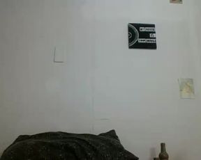 Lucythealien webcam show 2020-03-05_17-10-00_601