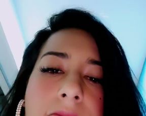 VANESA_SEXXY horny in a parking lot