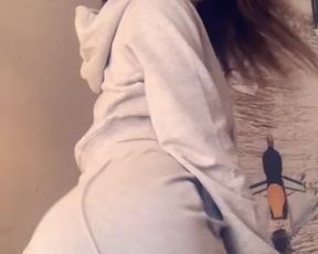 Ellieleen1 (aka ellieleen11, ellieleen, elliemayli) loves to cum and tickling her clit OnlyFans private video