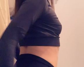 Ellieleen1 (aka ellieleen11, ellieleen, elliemayli) soaking wet and hot web cam sweetie OnlyFans private video