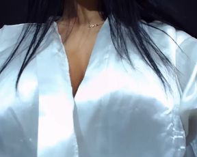 Meryenn SHOWING BOOBS