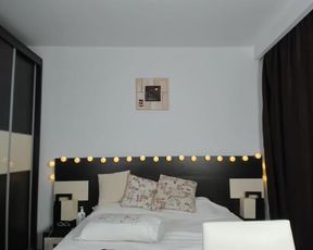 Busty Ema cam show 2020-09-22 08-19-25 980